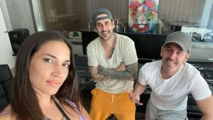 India Martínez y Melendi grabando