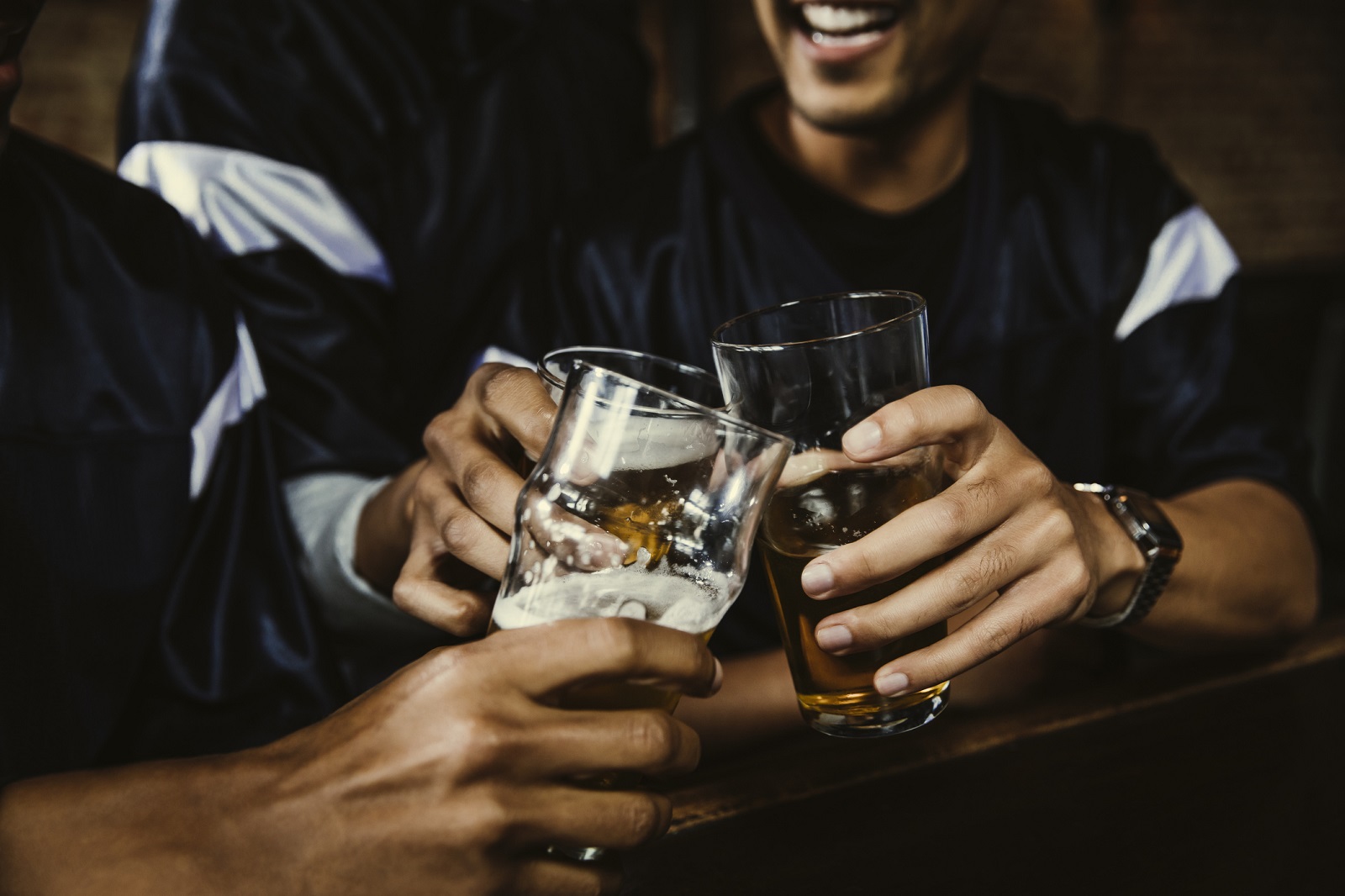 Con el nuevo cambio, ¿cuántas cervezas te tienes que tomar para dar positivo al volante? 3 Merca2.es ¿Qué significa este cambio para los conductores?