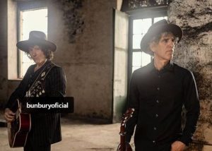Mikel Erentxun y Enrique Bunbury en la grabación del clip Veneno