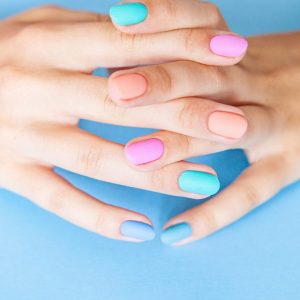 Manicura de colores