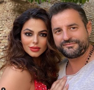 Marisa Jara y pareja