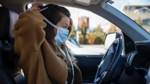 conducir mascarilla coche