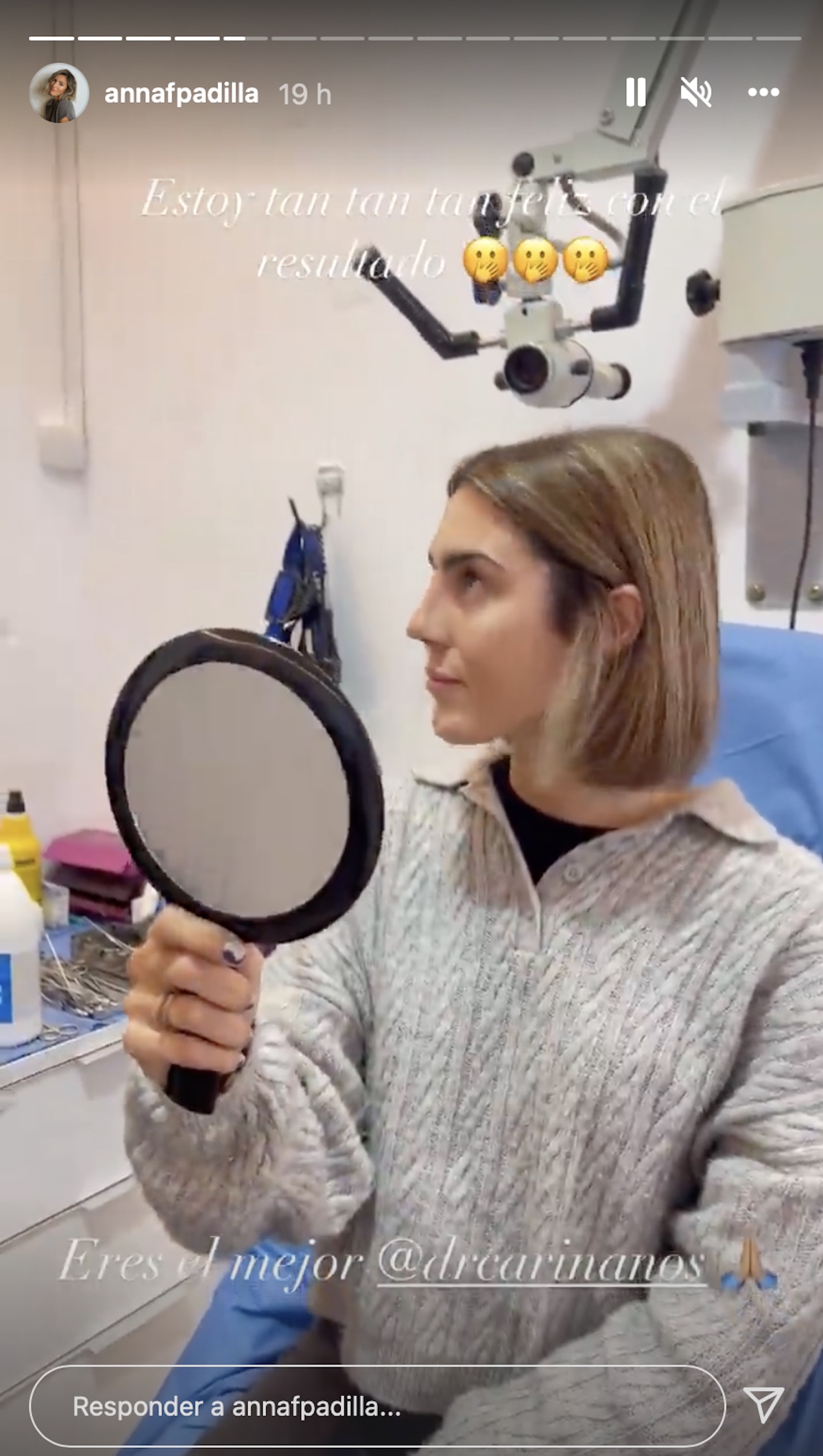 Anna Ferrer descubre los resultados de su rinoplastia.