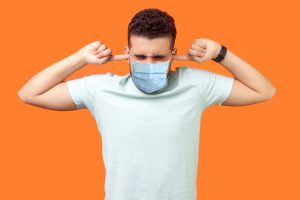Las mascarillas pueden provocar dolor en el conducto auditivo.