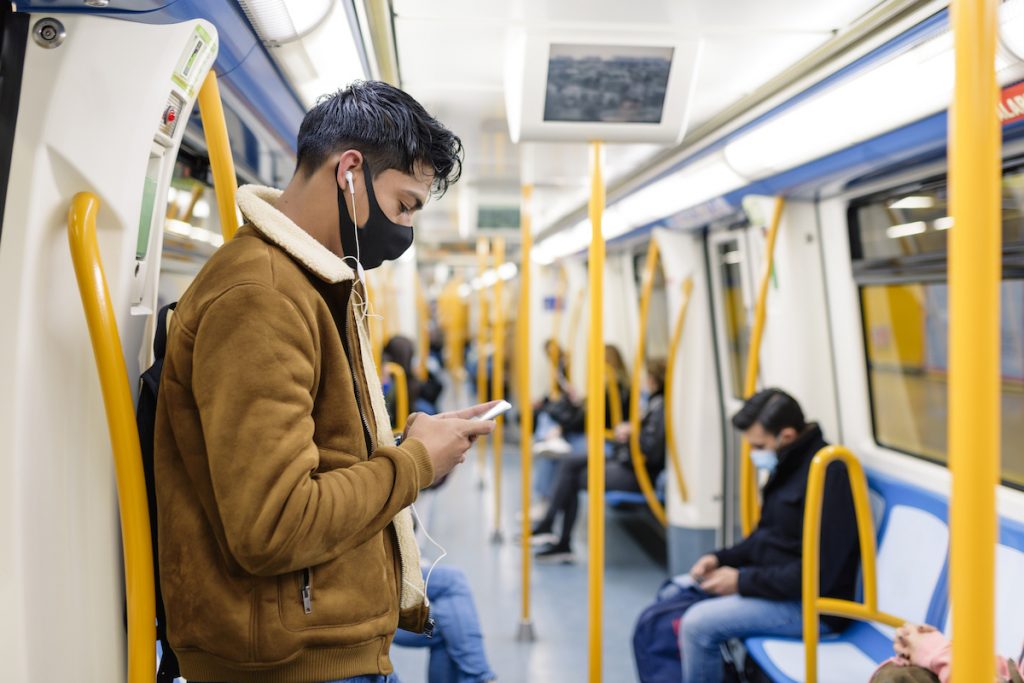 Mascarillas higiénicas en el metro de Madrid