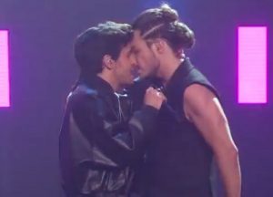 El beso entre Matt y Valen.