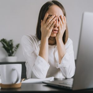 trabajador El estrés afecta por igual a hombres y mujeres.