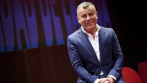 Jorge Javier Vazquez posa en el teatro