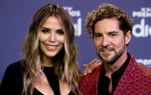 Rossana Zanetti y David Bisbal posan felices juntos.