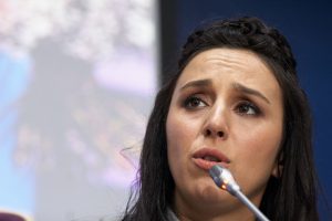 Jamala huye de la guerra.