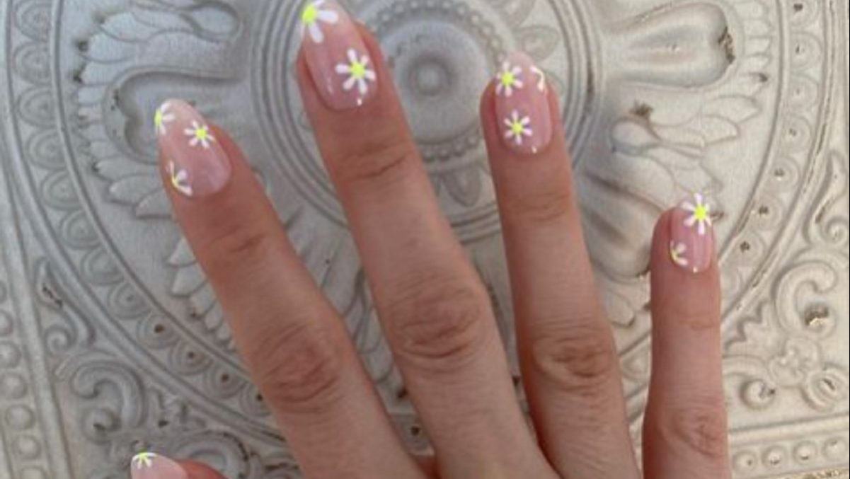 15 tendencias de uñas 2022  diseños formas colores  Nailistas   Nailistas  Esmaltes permanentes y productos de uñas  Tienda online de  esmaltes permanentes polygel y productos de uñas Envío