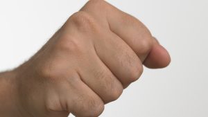 gesto con la mano que ayuda a la memoria