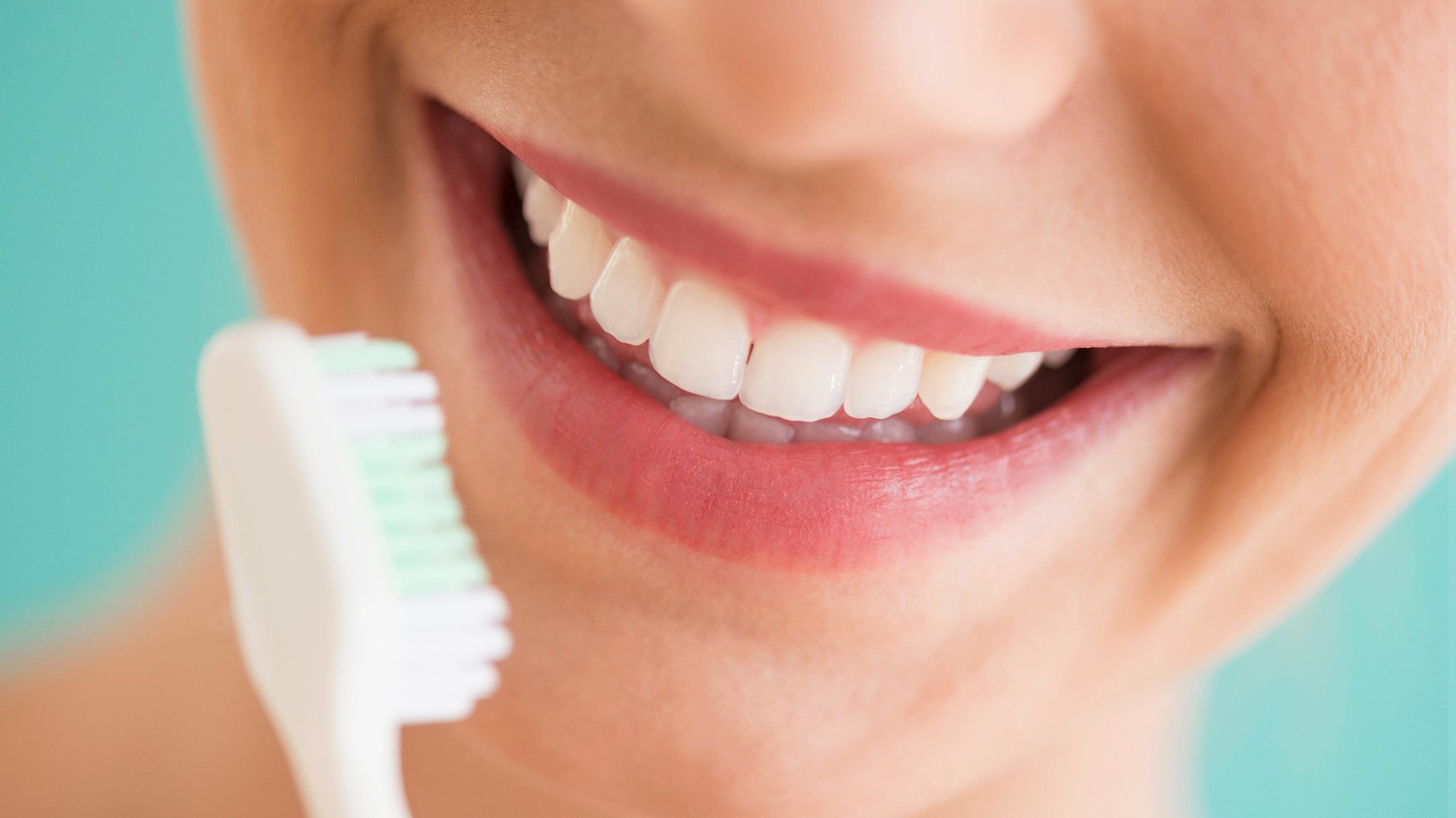 El hilo dental es un complemento más para tener una buena higiene buco dental.