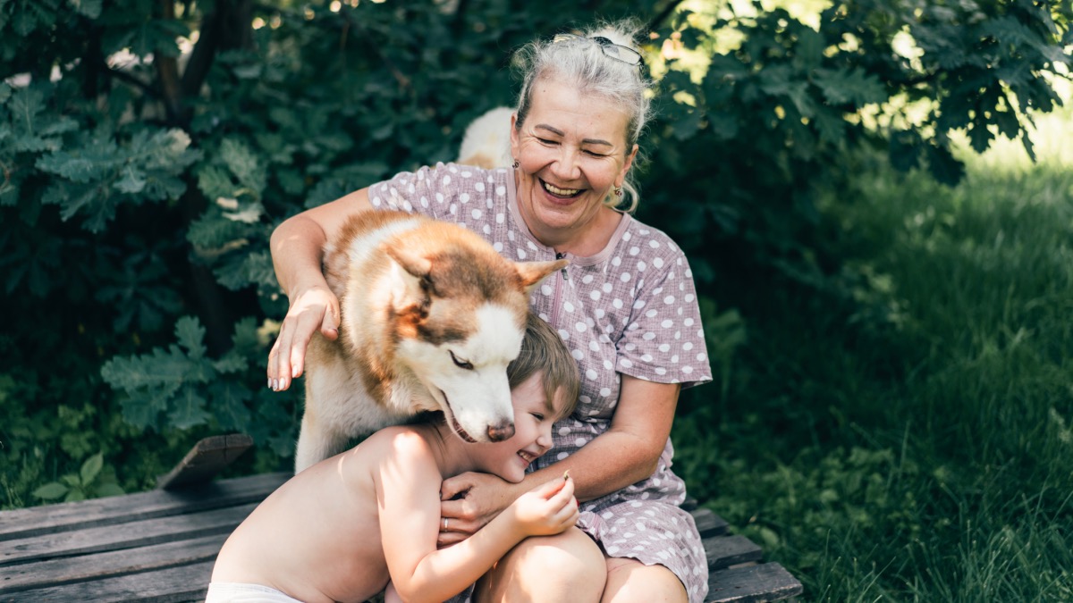 Tiktok muestra un reencuentro muy tierno entre una abuelita y su perra tras unos días separadas