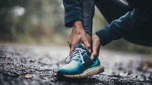 zapatillas esguince pie hospital viral