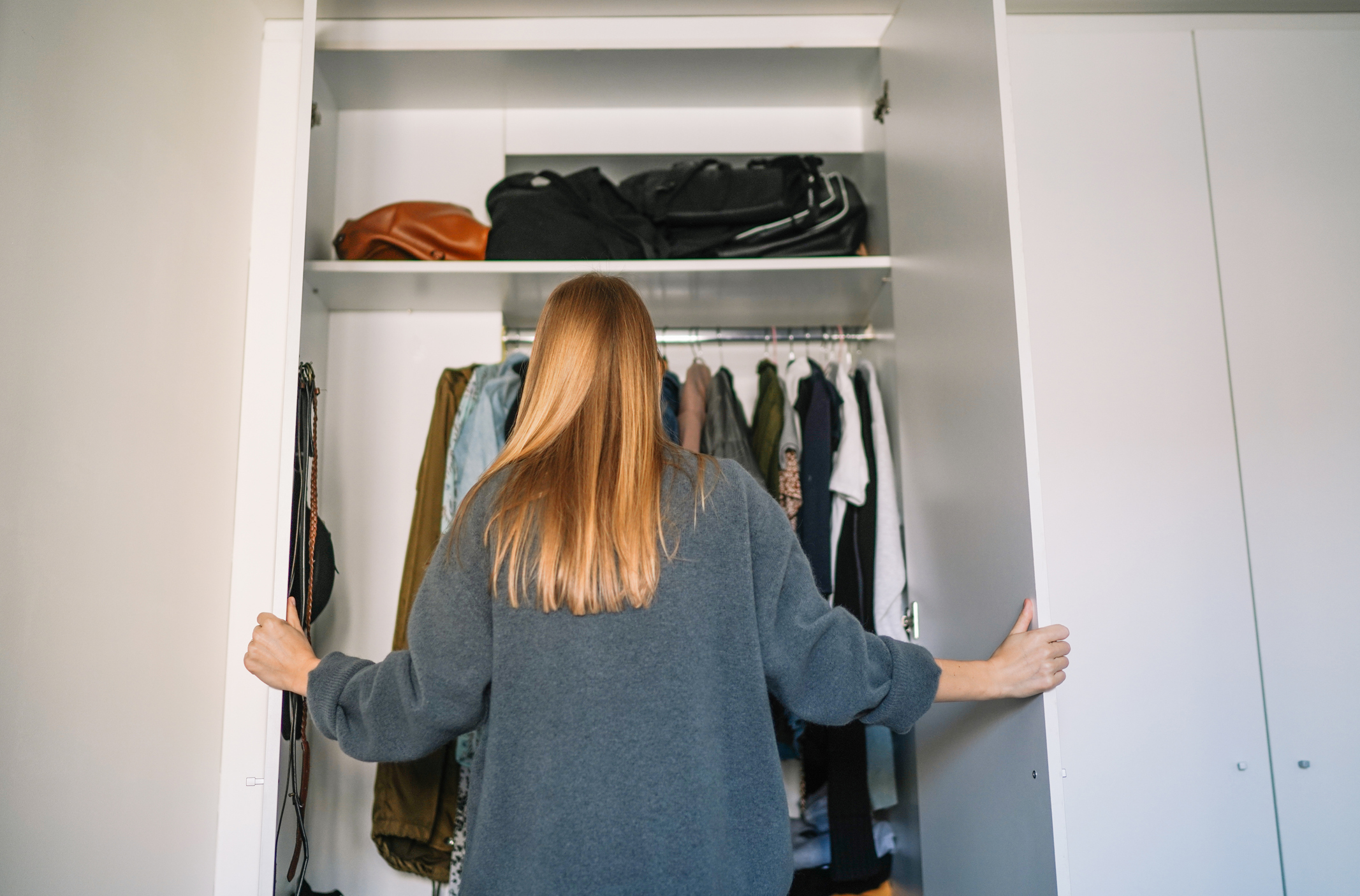 Cómo ordenar tu armario mejor que Marie Kondo: diez pasos y trucos sencillos