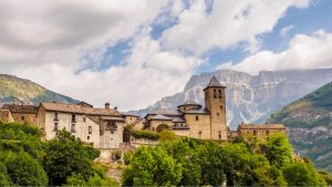 Estos son los 10 pueblos más bonitos de España para visitar en otoño