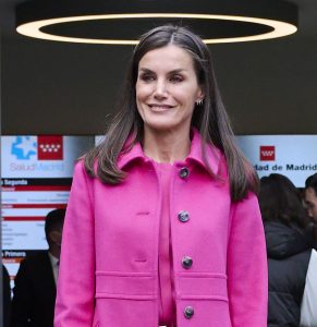 Reina Letizia presume de un look unicolor en su último evento.