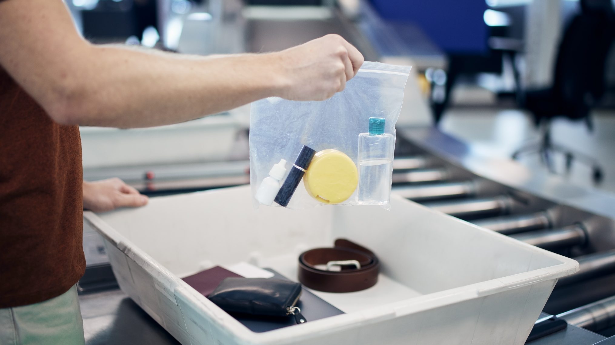 Fin la normativa de los líquidos en el equipaje de mano gracias a los nuevos escáneres - Cadena Dial