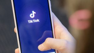 Los 3 retos más peligrosos de TikTok para los hijos.