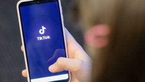 Los 3 retos más peligrosos de TikTok para los hijos.
