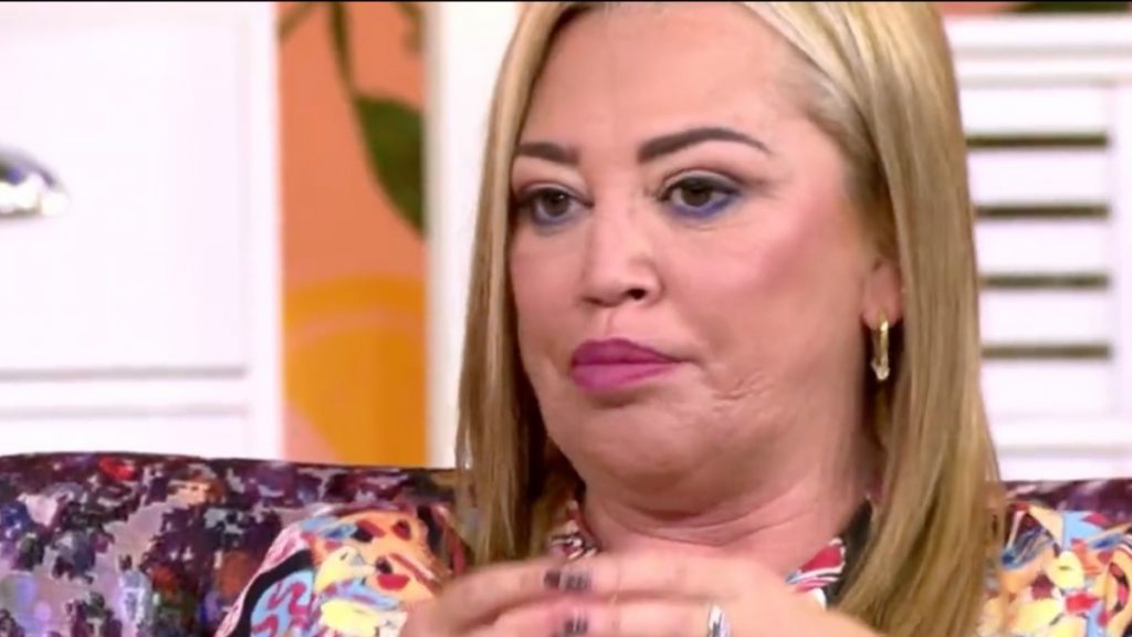 Belén Esteban celebra con un desnudo integral el millón de seguidores