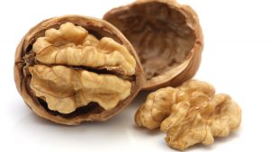 Comer nueces en exceso puede tener consecuencicas negativas.