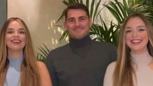 Iker Casillas y las Twin Melody