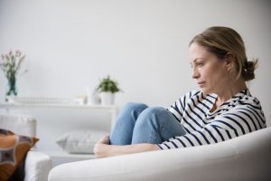 Una mujer empieza a ver las señales de que podría estar sumergida en una depresión.