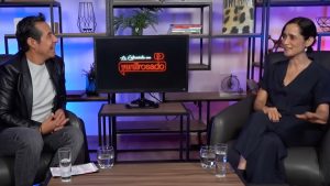 Julieta Venegas en una entrevista con Yordi Rosado