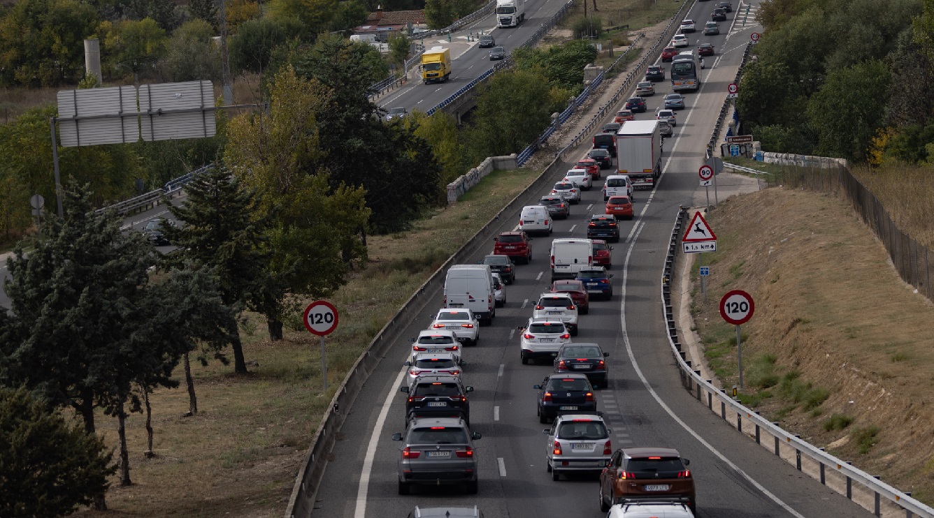 Nuevas pegatinas obligatorias de tráfico para circular por ciudades de más  de 50.000 habitantes
