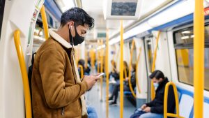 ¿Fin de las mascarillas en el transporte público?