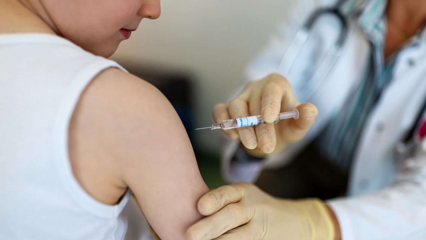 Novedades en el calendario de vacunación infantil 2023.