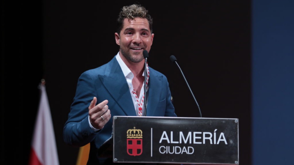 David Bisbal recibe el premio de Hijo predilecto de Almería
