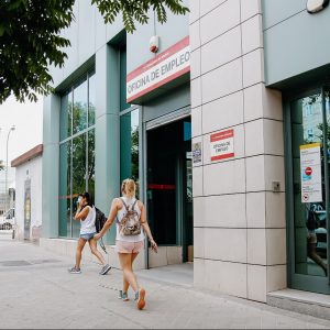 Unemployment Falls Below 3 Million For First Time Since 2008