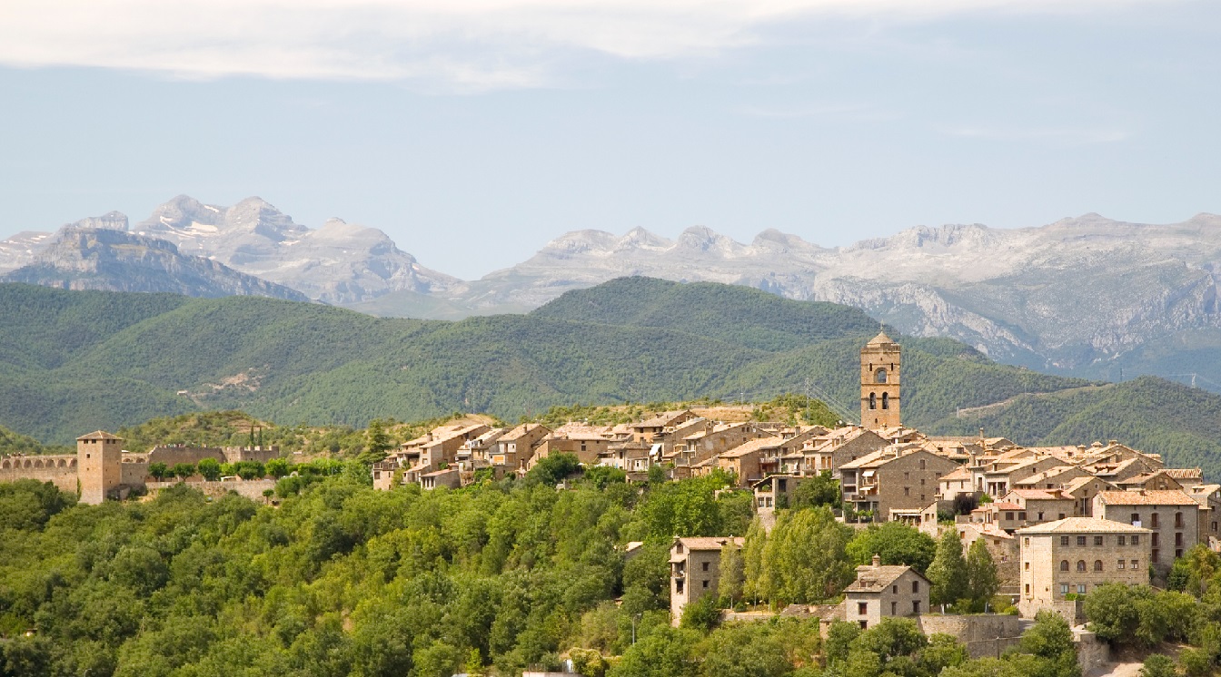 Aínsa, el pueblo más bonito de España, según National Geographic