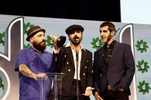 Sidecars recogiendo su Premio Dial 2023.