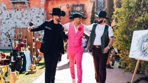 Carlos Rivera junto a Carin Léon y Edén Muñoz