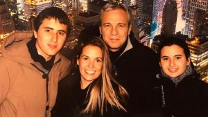 David Summers con sus hijos