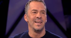 Nacho Palau hablando en el plató de 'Déjate querer'.