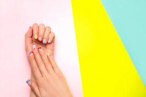 Manicura francesa primaveral.