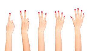 Contar con los dedos.