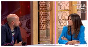 Nuria Roca y Gonzalo Miró en el plató de 'En la Roca' hablando de Amaia Montero.