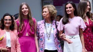 Letizia, Leonor y Paloma Rocasolano con Sofía en su confirmación
