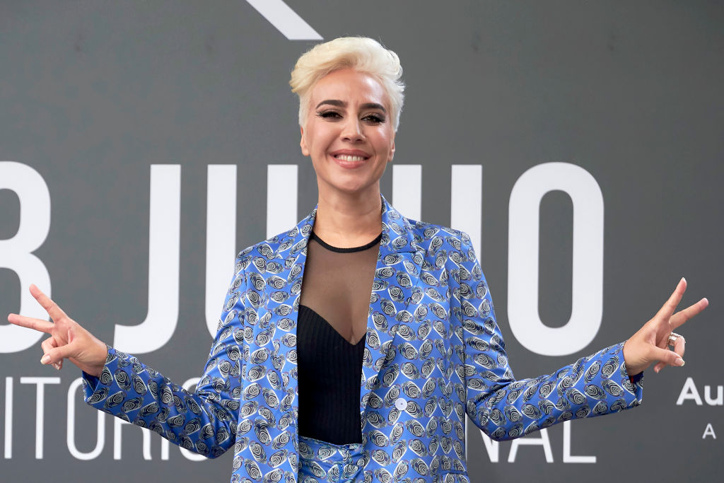 Mónica Naranjo luciendo su nuevo corte de pelo