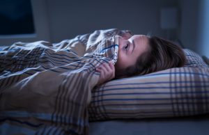 Una mujer se queda paralizada tras sufrir un episodio de parálisis del sueño.