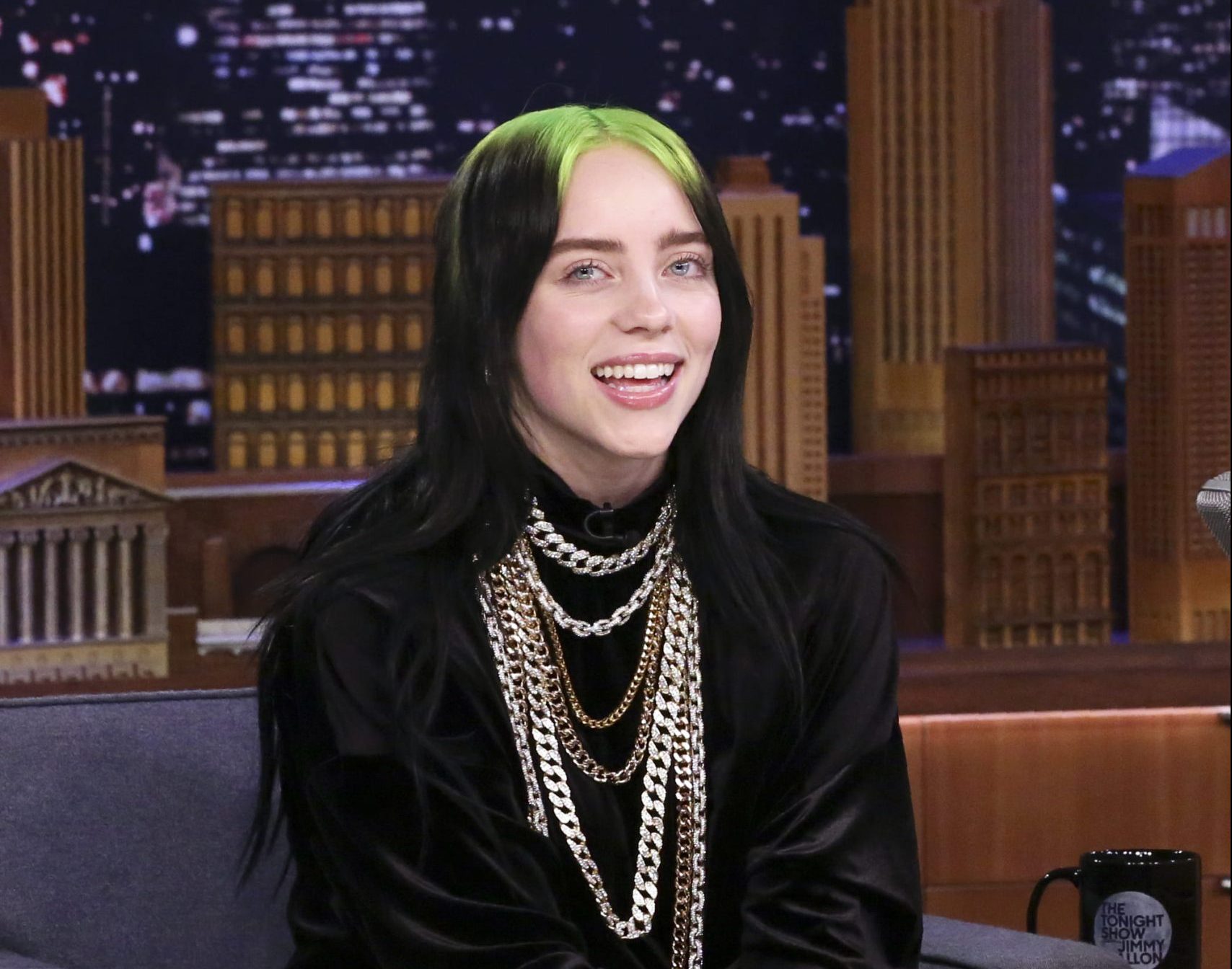 Billie Eilish en el show de Jimmy Fallon en 2018.