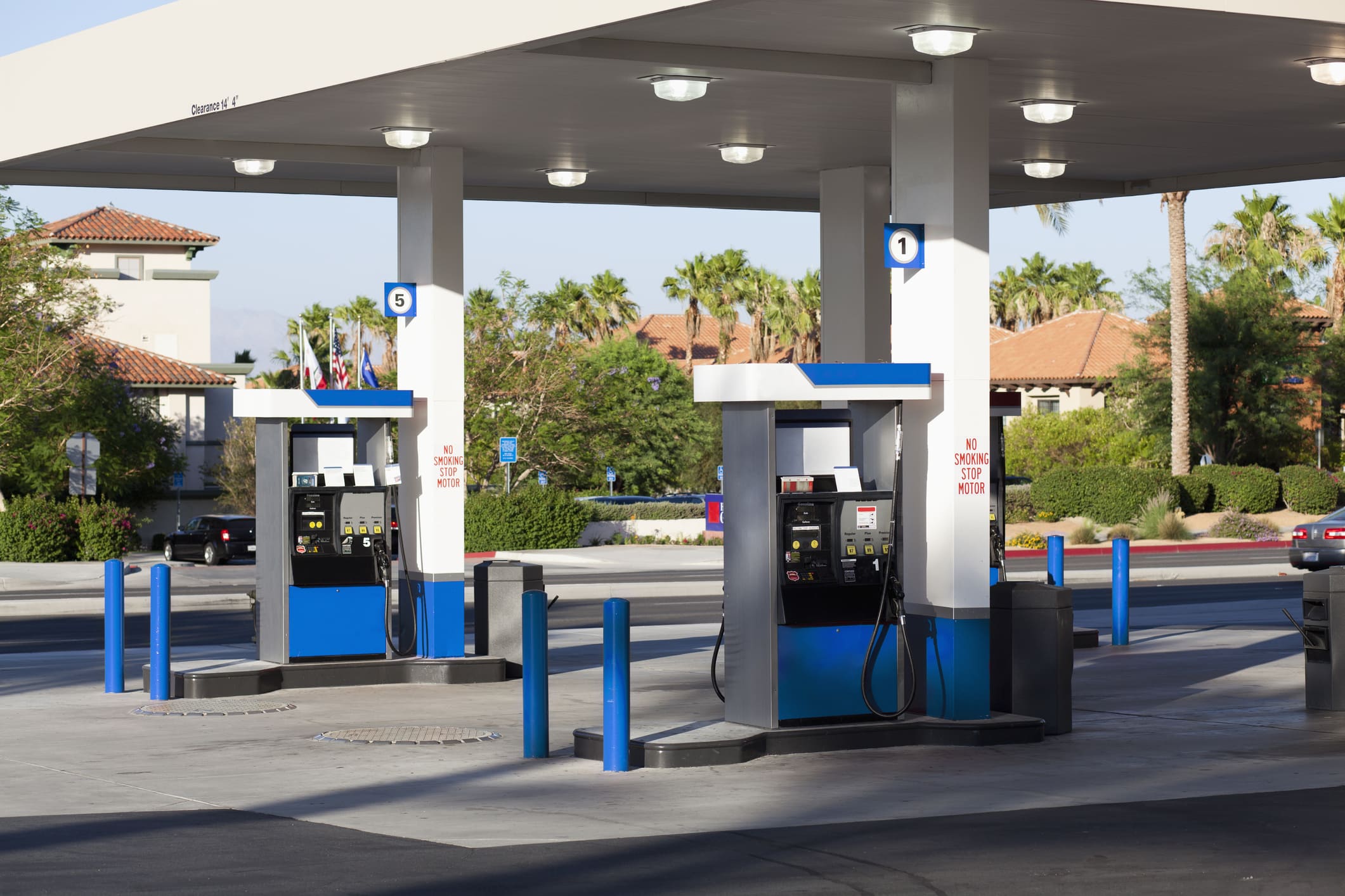 Una gasolinera vacía.