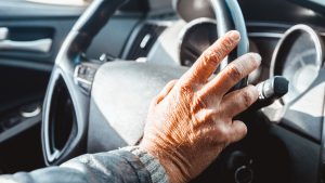 ¿Hasta qué edad se puede conducir en España?