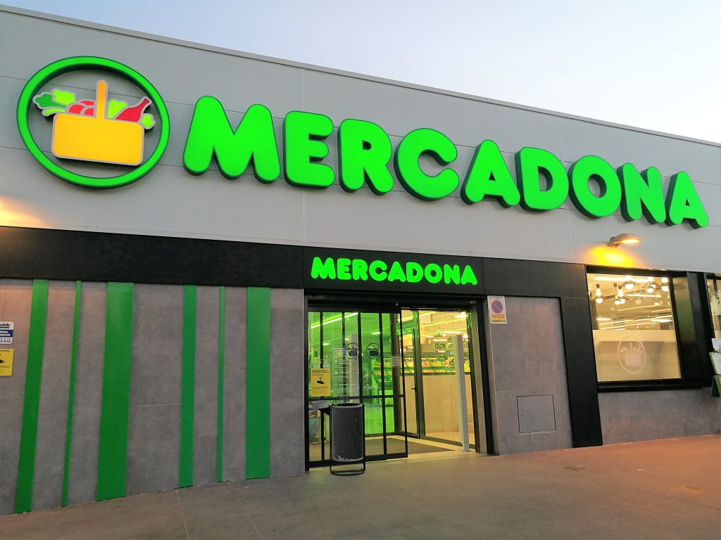 Exteriores de uno de los establecimientos de Mercadona.